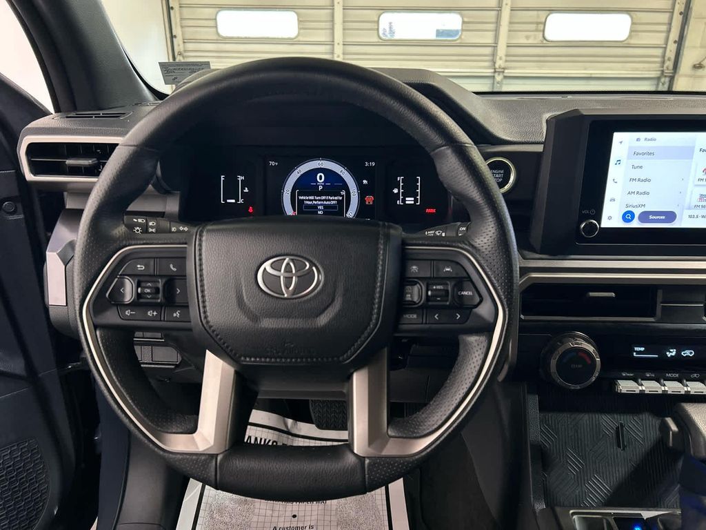 2025 Toyota 4RUNNER SR5 PREMIUM — фото 9