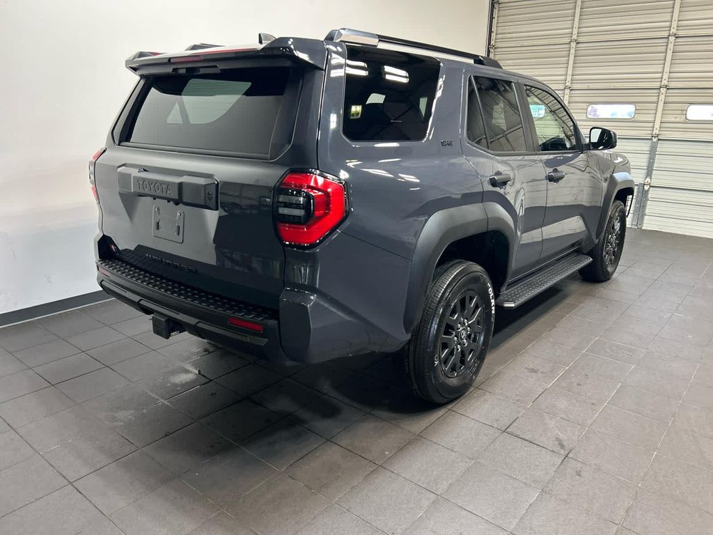 2025 Toyota 4RUNNER SR5 PREMIUM — фото 3
