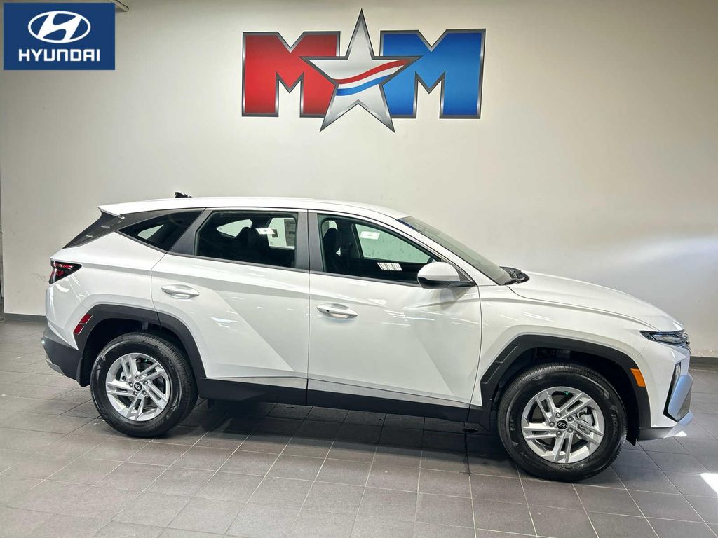 New 2026 Hyundai TUCSON SE