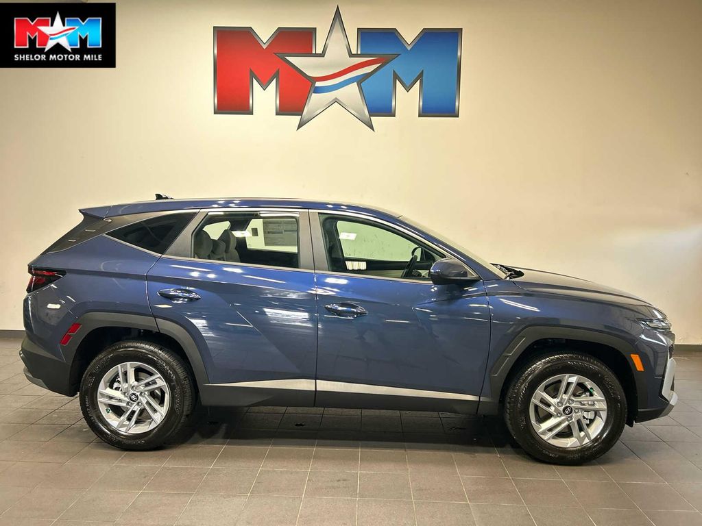 New 2026 Hyundai TUCSON SE