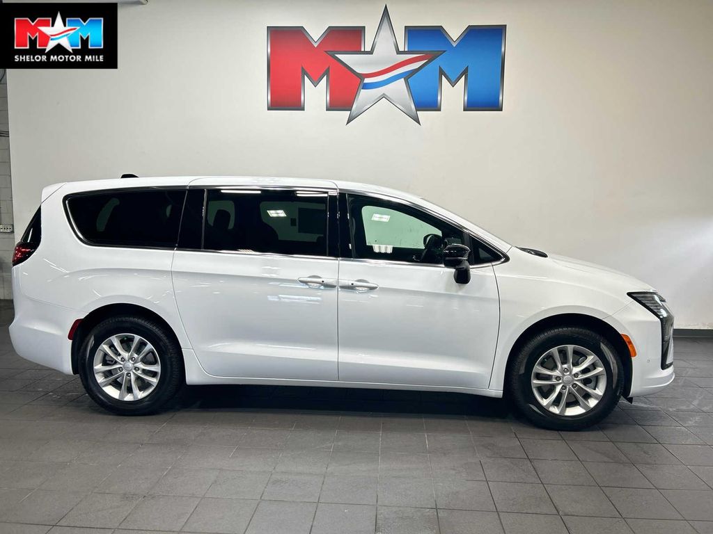 New 2027 Chrysler Pacifica L