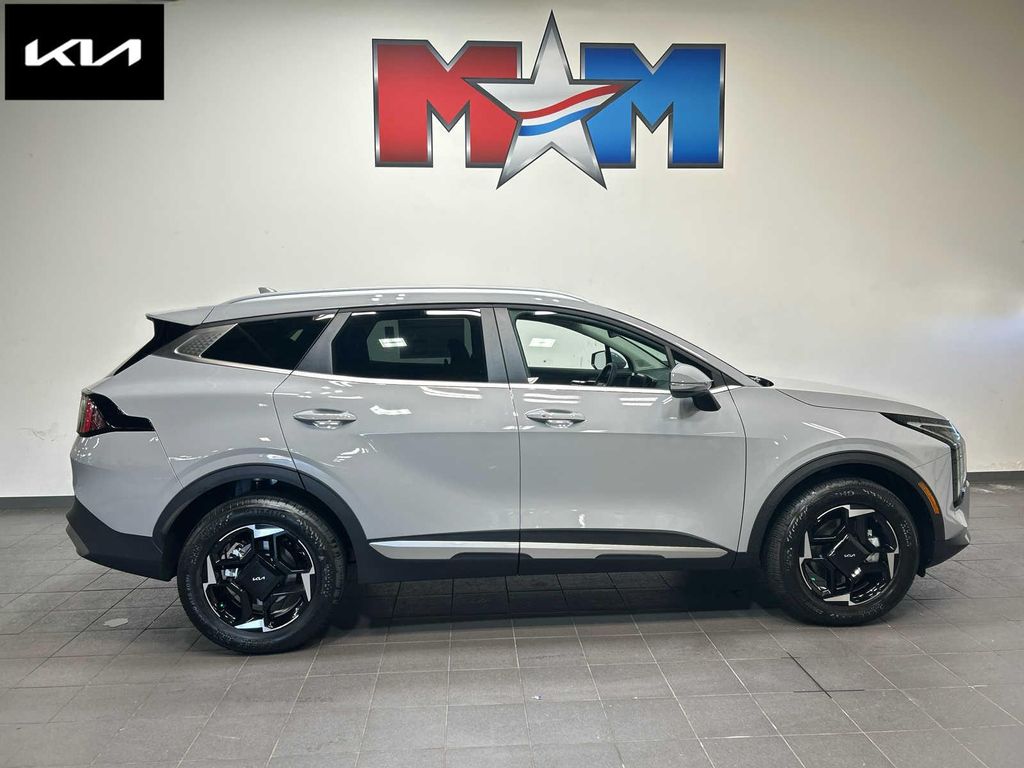 New 2027 Kia Sportage Hybrid EX