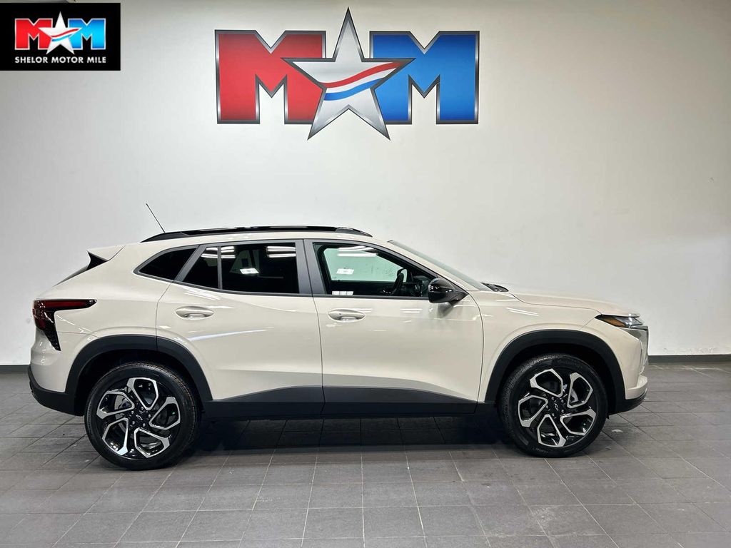 New 2026 Chevrolet Trax FWD 2RS