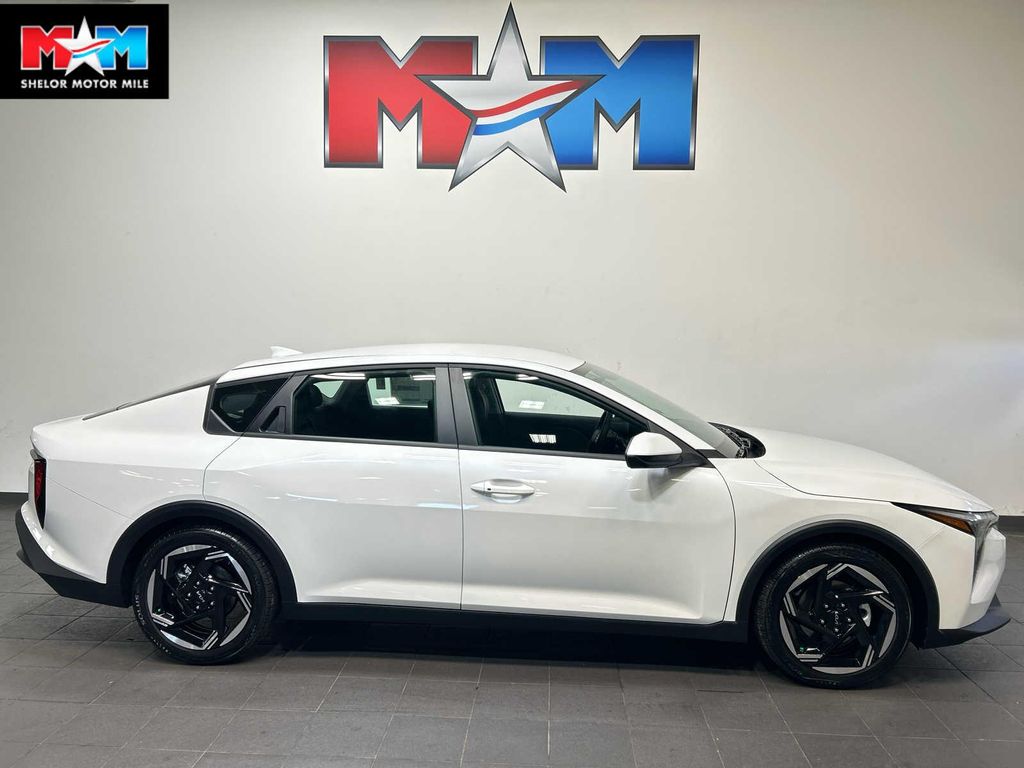 New 2026 Kia K4 EX
