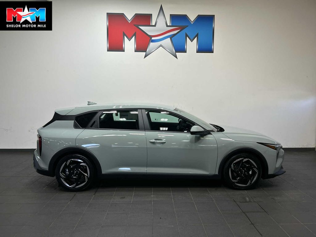 New 2026 Kia K4 EX