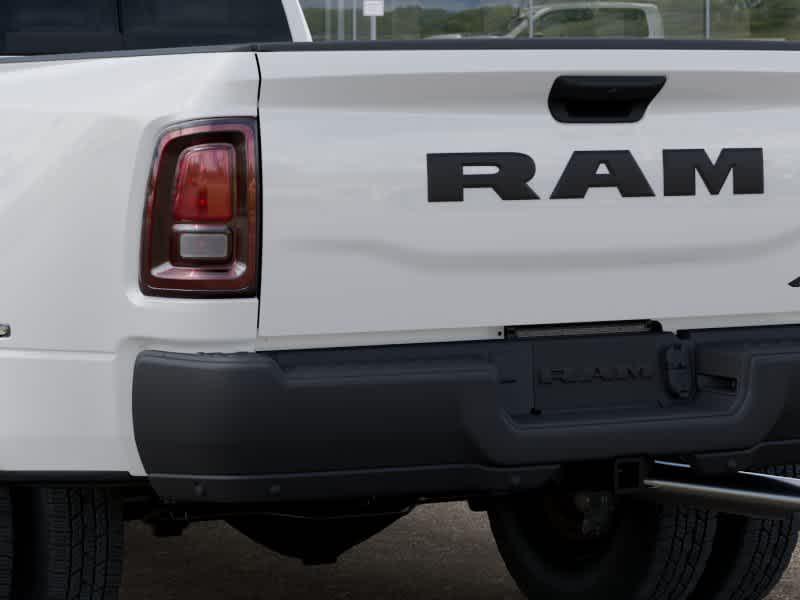 2026 RAM 3500 TRADESMAN CREW CAB 4X4 8' BOX — миниатюра 24