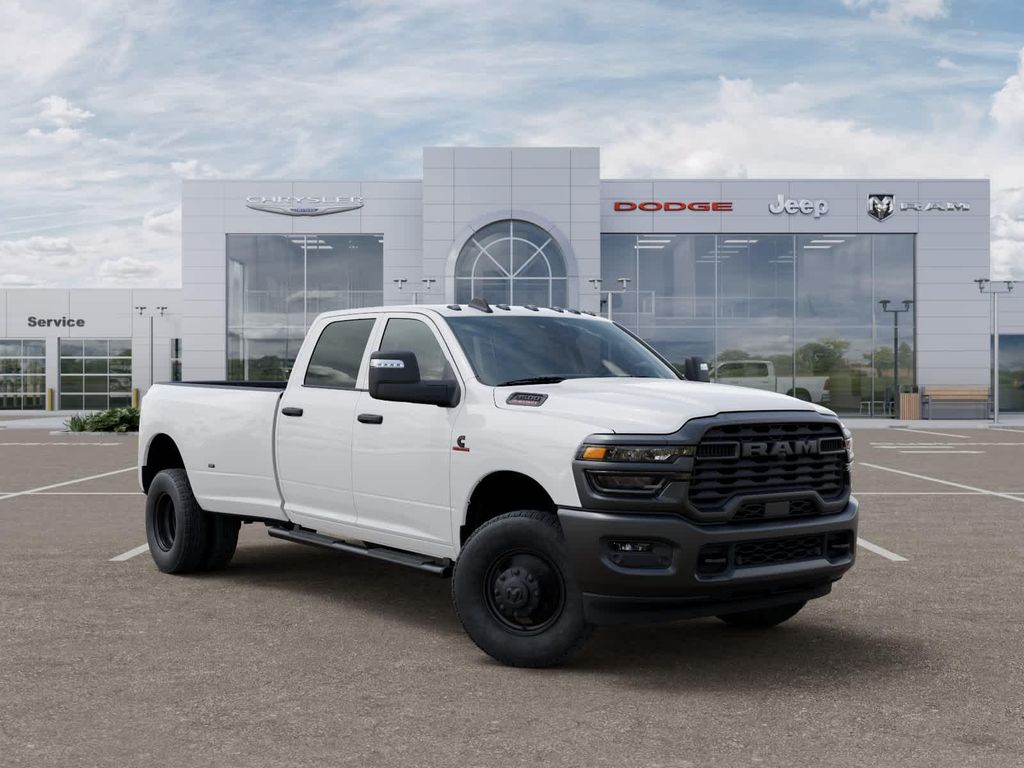 صورة 10 لـ 2026 RAM 3500 TRADESMAN CREW CAB 4X4 8' BOX