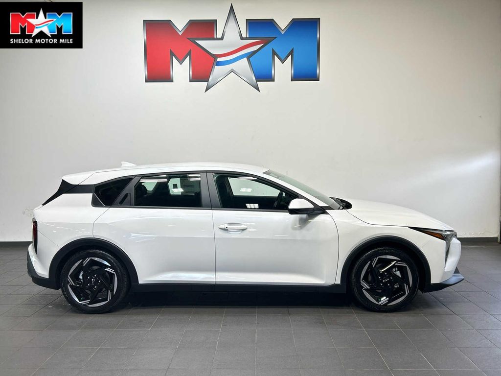 New 2026 Kia K4 EX