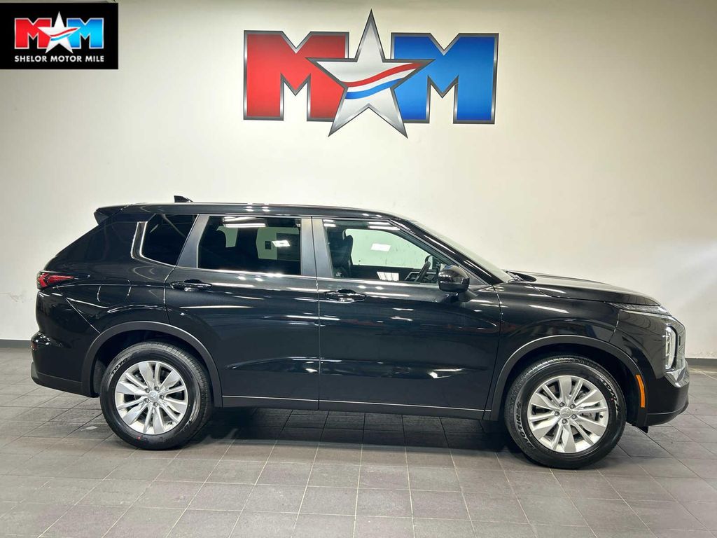 New 2026 Mitsubishi Outlander ES 2.5 S-AWC