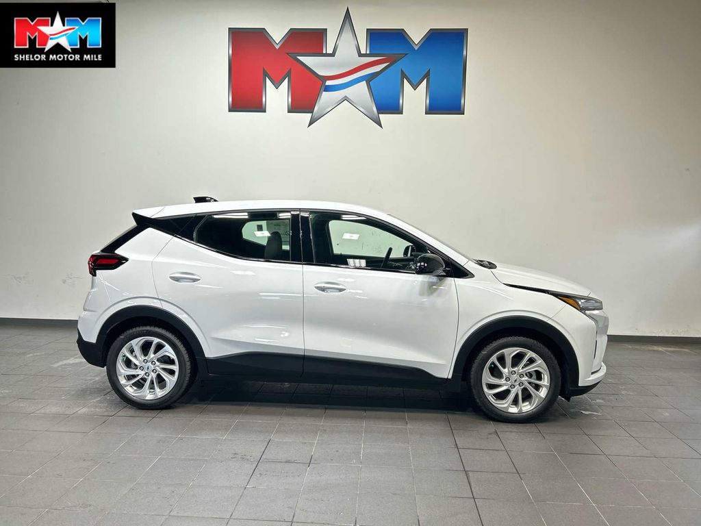 New 2027 Chevrolet Bolt LT FWD