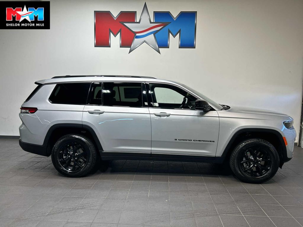 New 2026 Jeep Grand Cherokee L Altitude