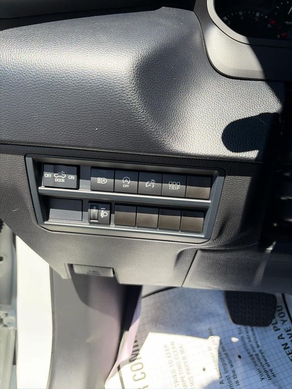 صورة مصغرة 22 لـ 2024 Toyota TUNDRA SR5
