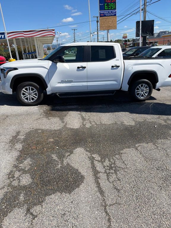 صورة مصغرة 14 لـ 2024 Toyota TUNDRA SR5