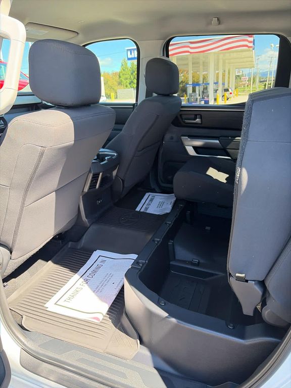 صورة مصغرة 30 لـ 2024 Toyota TUNDRA SR5