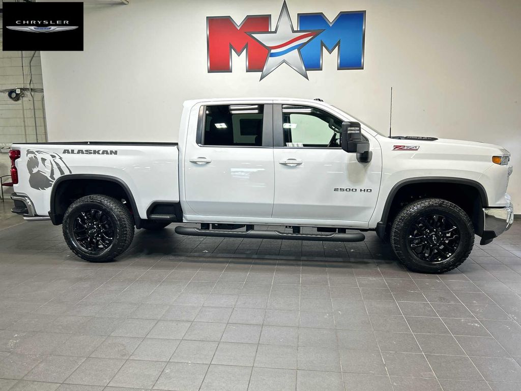 New 2026 Chevrolet Silverado 2500 LT