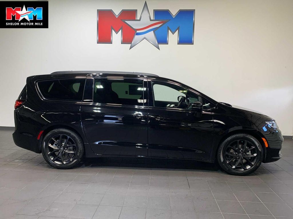New 2026 Chrysler Pacifica Limited