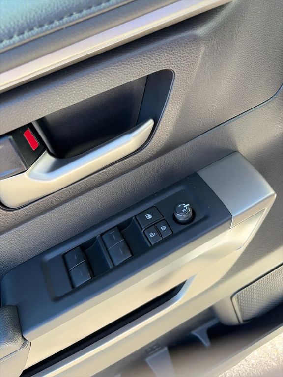 صورة مصغرة 23 لـ 2024 Toyota TUNDRA SR5