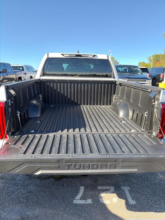صورة مصغرة 32 لـ 2024 Toyota TUNDRA SR5