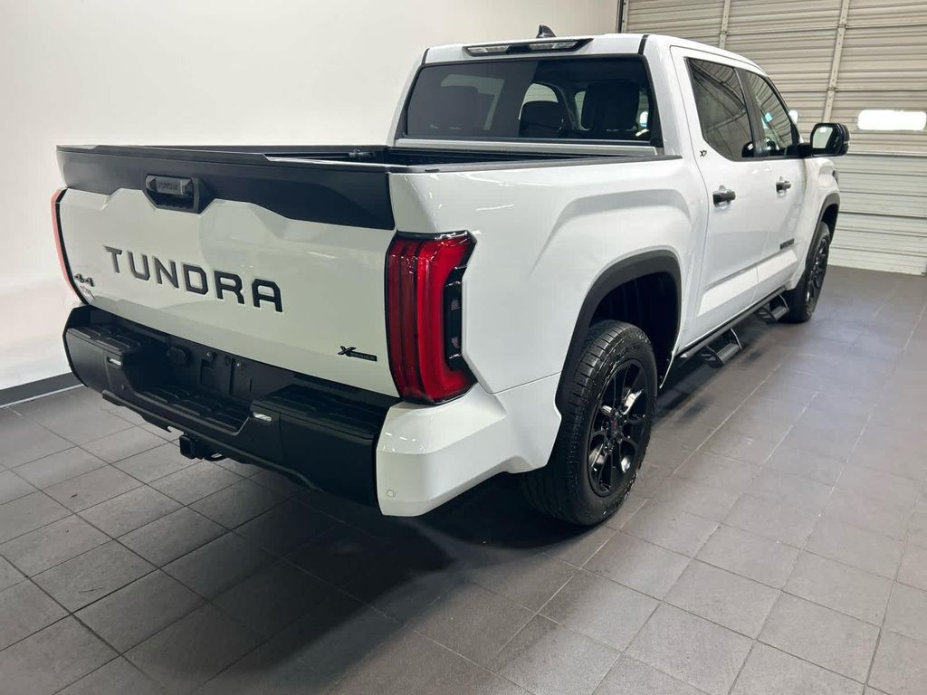 TOYOTA TUNDRA - 3