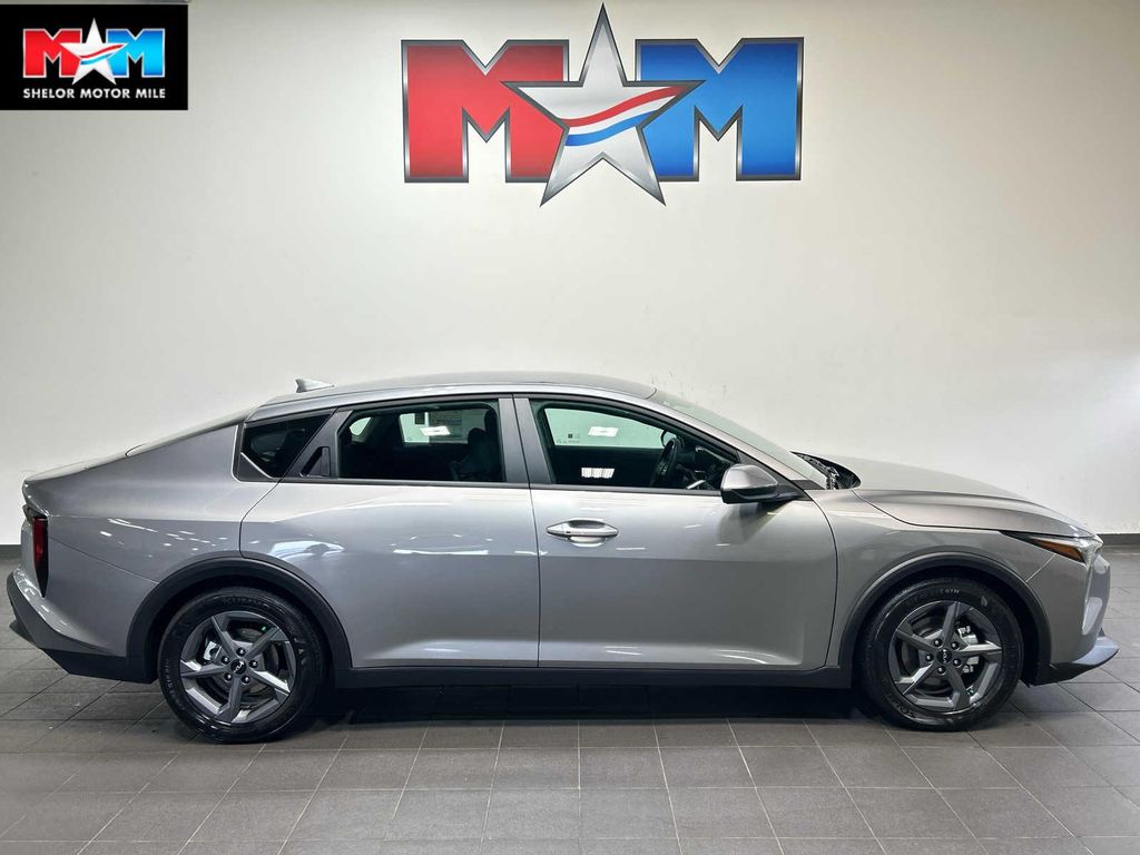 New 2026 Kia K4 LXS