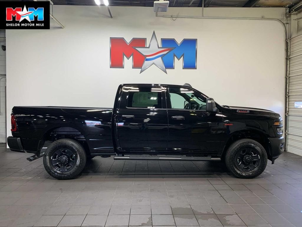 New 2026 RAM 2500 Tradesman Crew Cab 4x4 6'4' Box