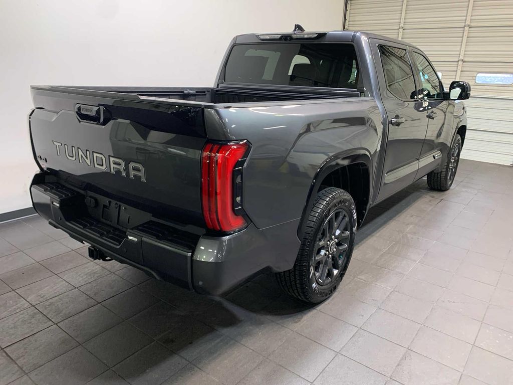 TOYOTA TUNDRA - 3