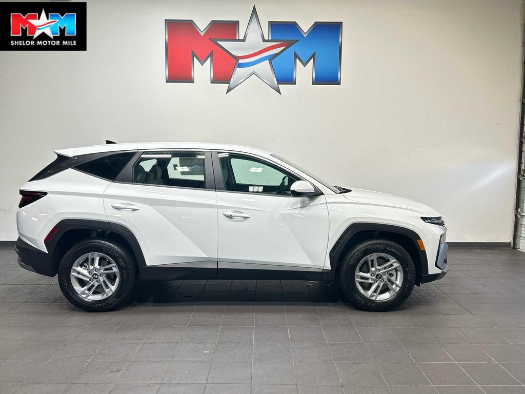New 2026 Hyundai TUCSON SE