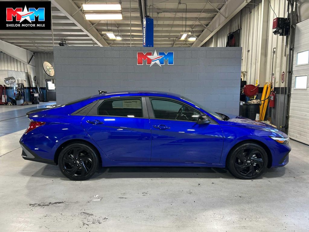 New 2026 Hyundai ELANTRA HEV Blue