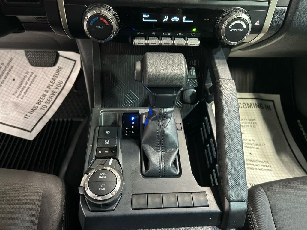 صورة مصغرة 6 لـ 2025 Toyota TACOMA SR5
