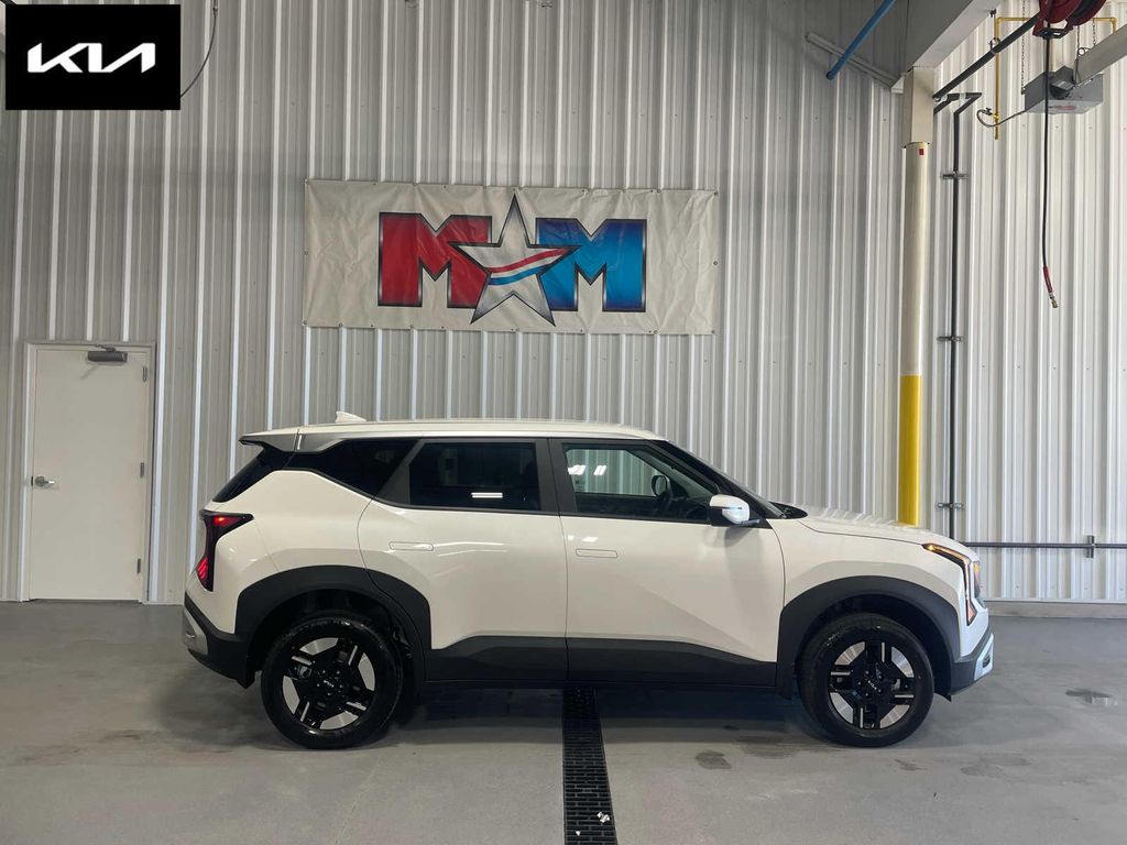 New 2027 Kia Seltos LX