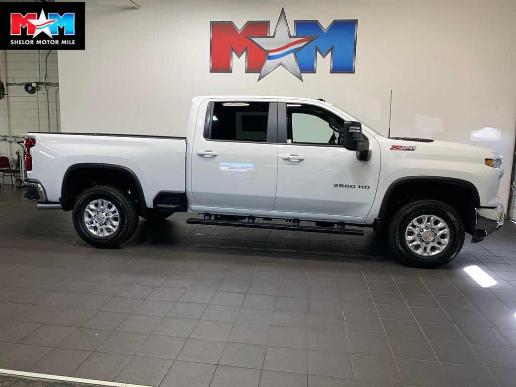 New 2026 Chevrolet Silverado 3500 LT