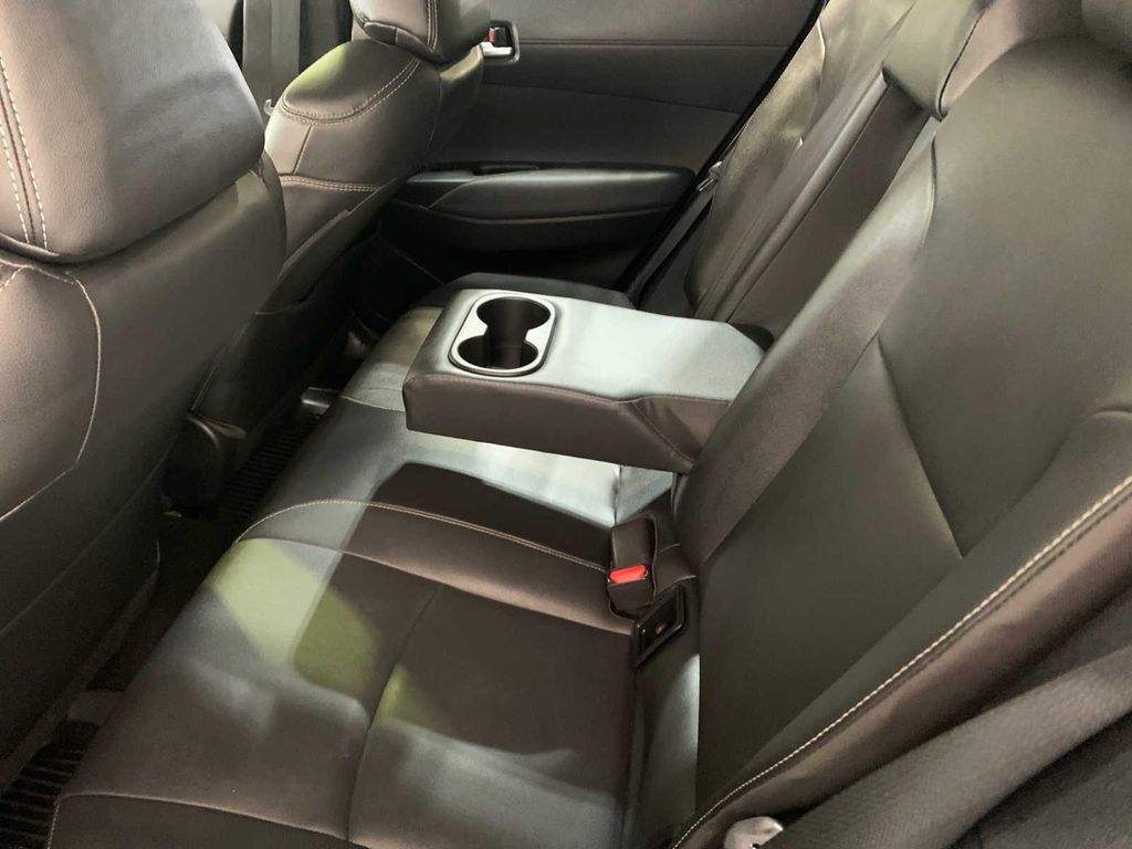 TOYOTA COROLLA CROSS - 10