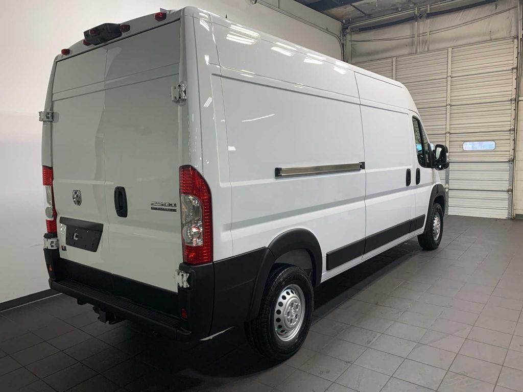 صورة 3 لـ 2026 RAM PROMASTER 2500 TRADESMAN