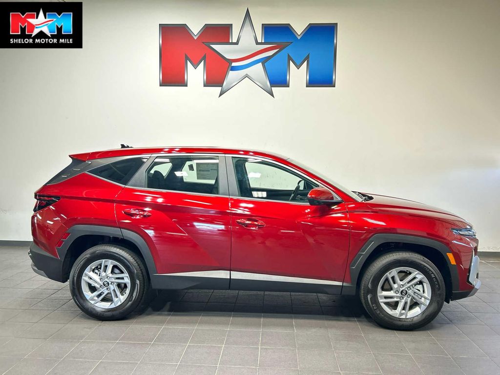 New 2026 Hyundai TUCSON SE