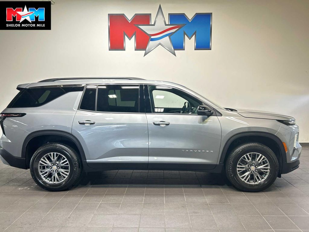 New 2026 Chevrolet Traverse LT