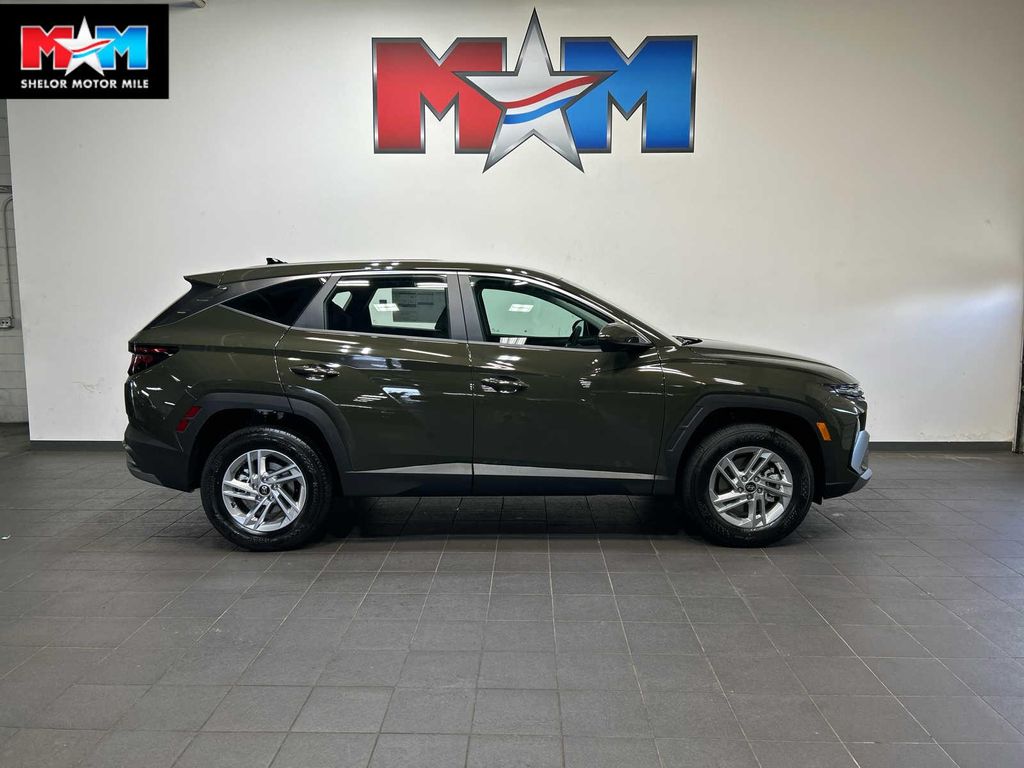 New 2026 Hyundai TUCSON SE
