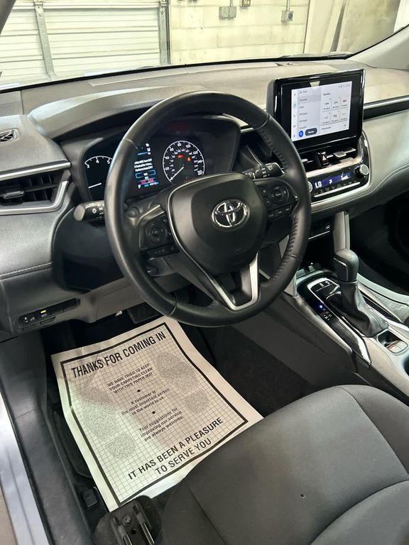 صورة 8 لـ 2024 Toyota COROLLA CROSS LE