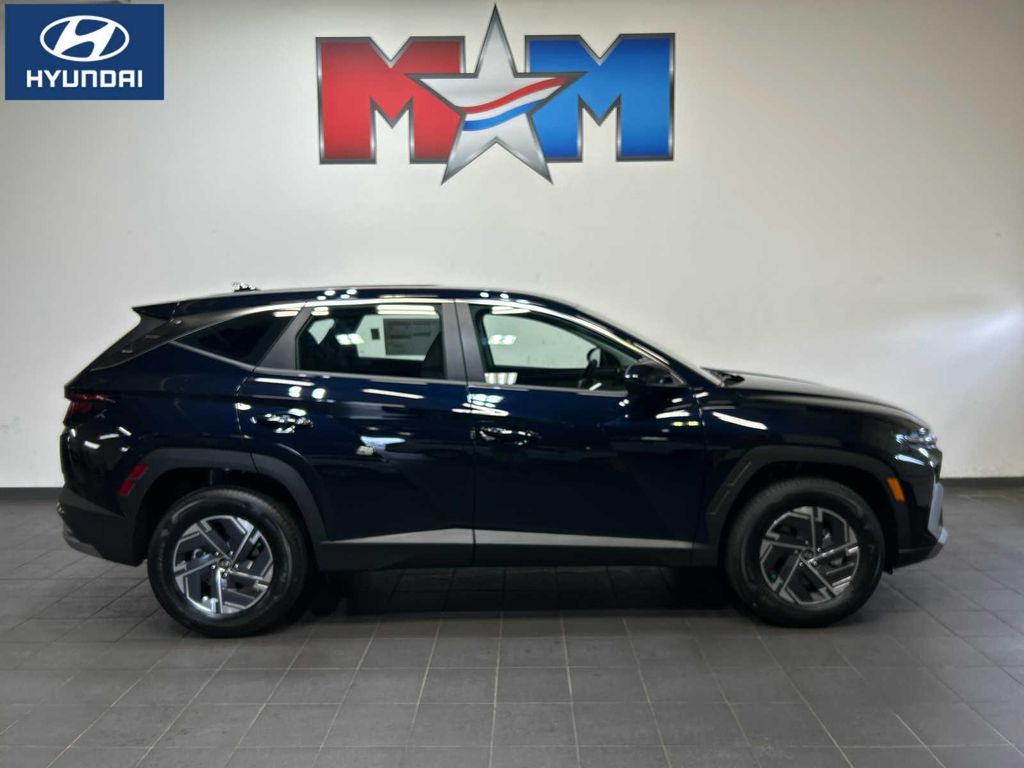 New 2026 Hyundai TUCSON Hybrid Blue SE