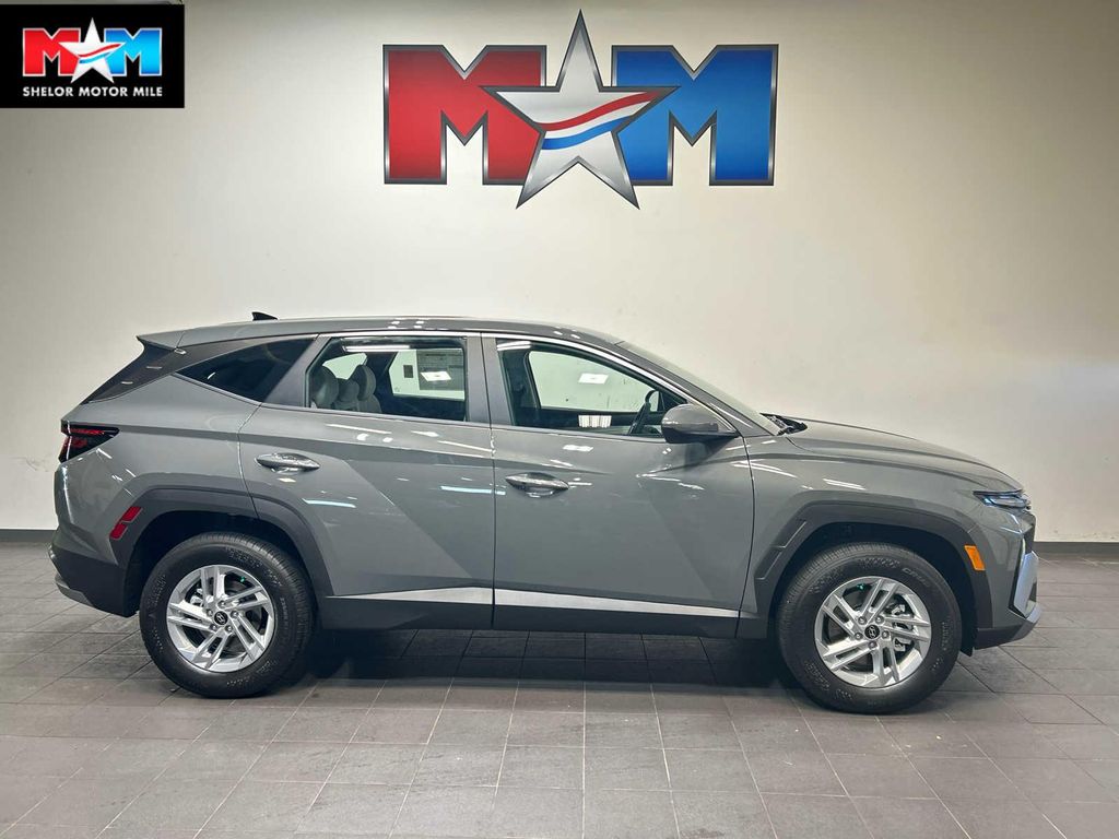 New 2026 Hyundai TUCSON SE
