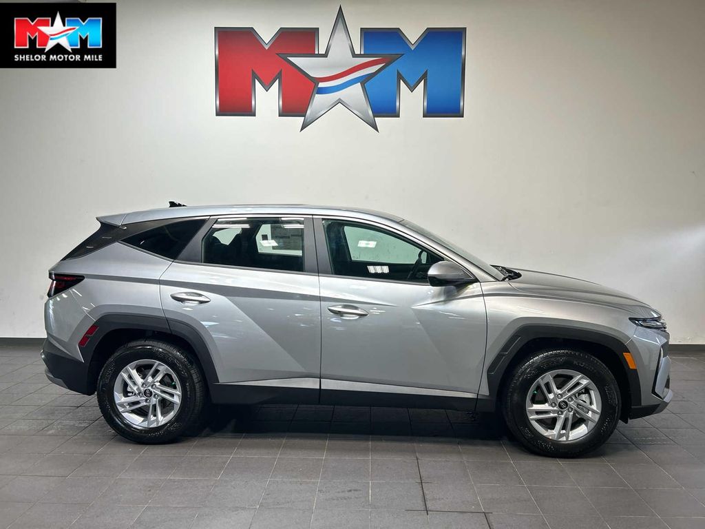 New 2026 Hyundai TUCSON SE