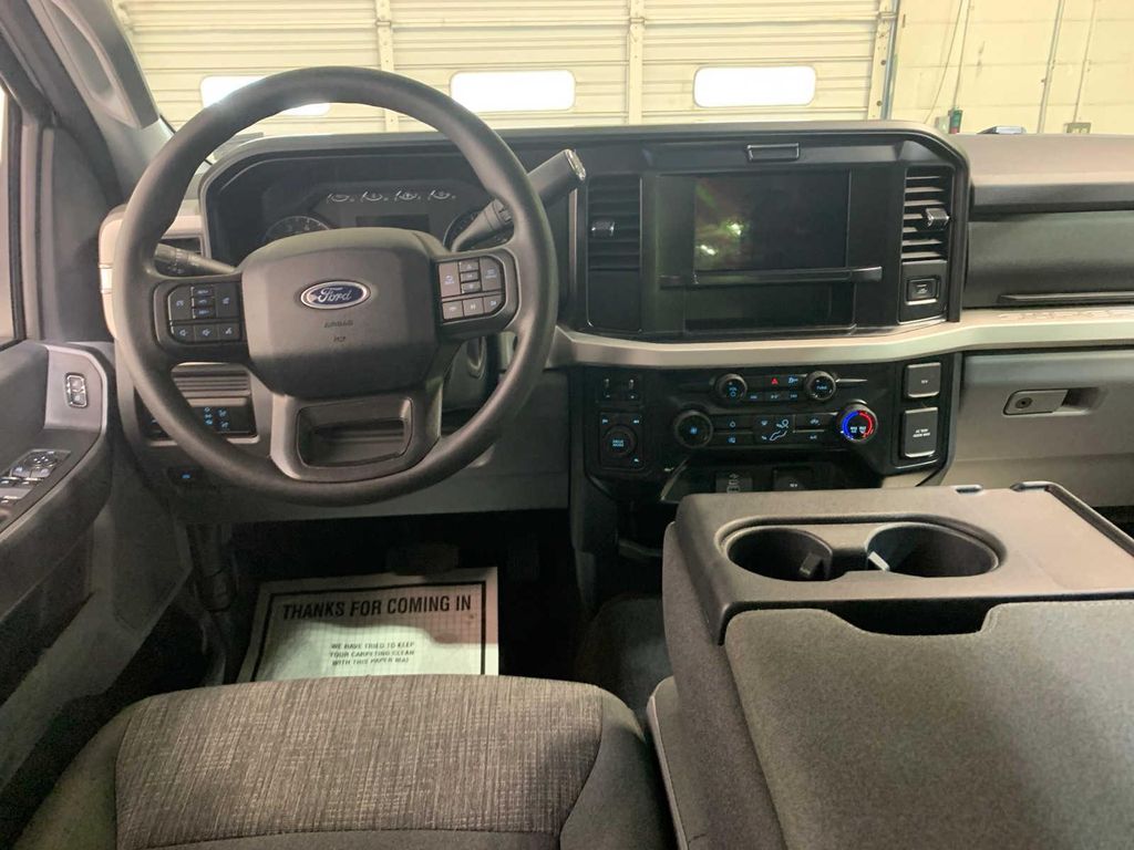 صورة 4 لـ 2025 FORD F-250 XLT