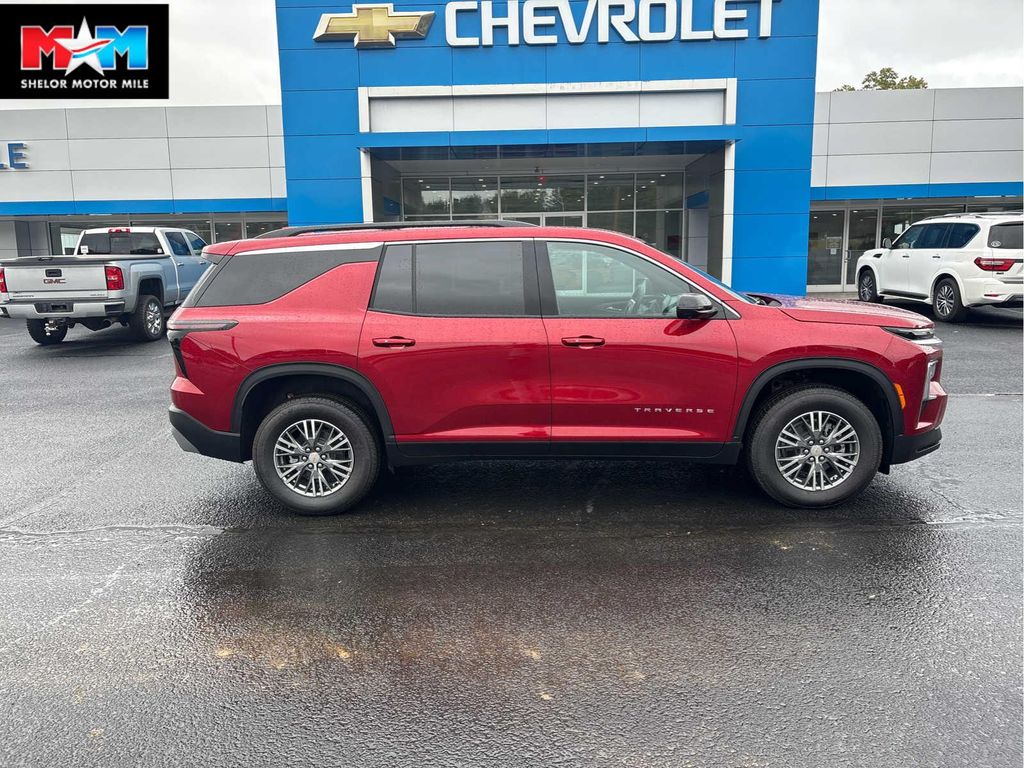 New 2026 Chevrolet Traverse LT