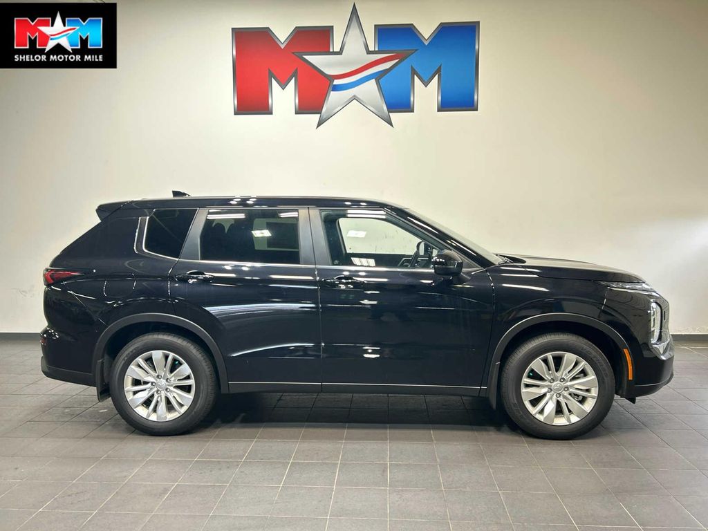 New 2026 Mitsubishi Outlander ES 2.5 S-AWC