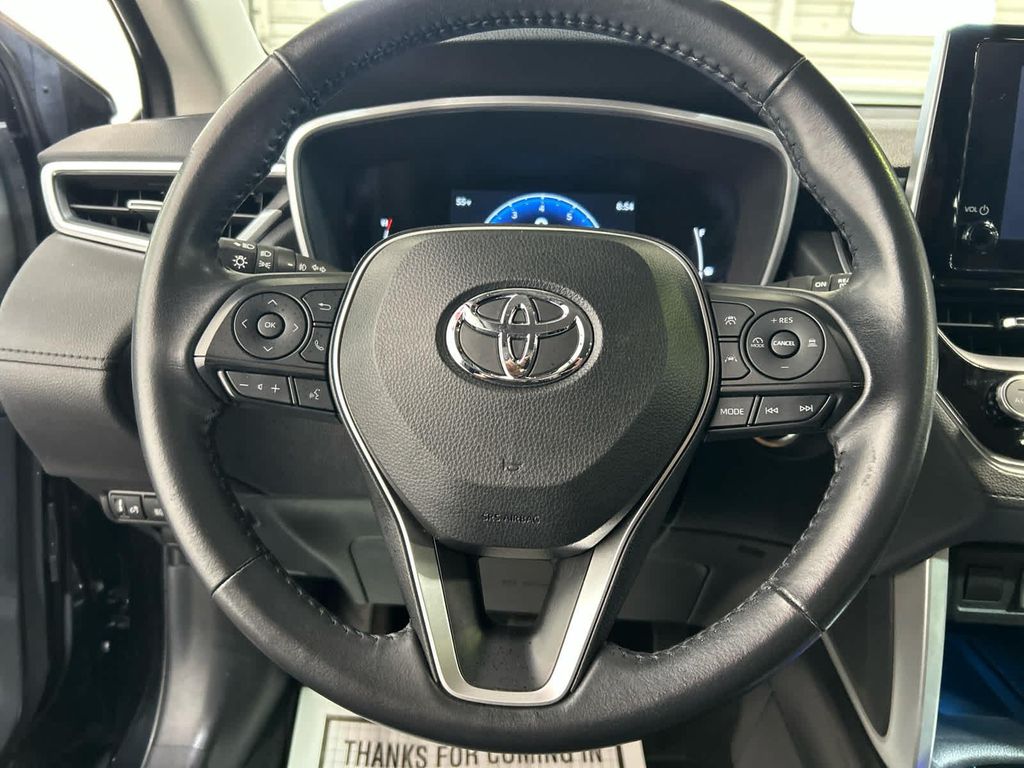 صورة 7 لـ 2023 Toyota COROLLA CROSS XLE