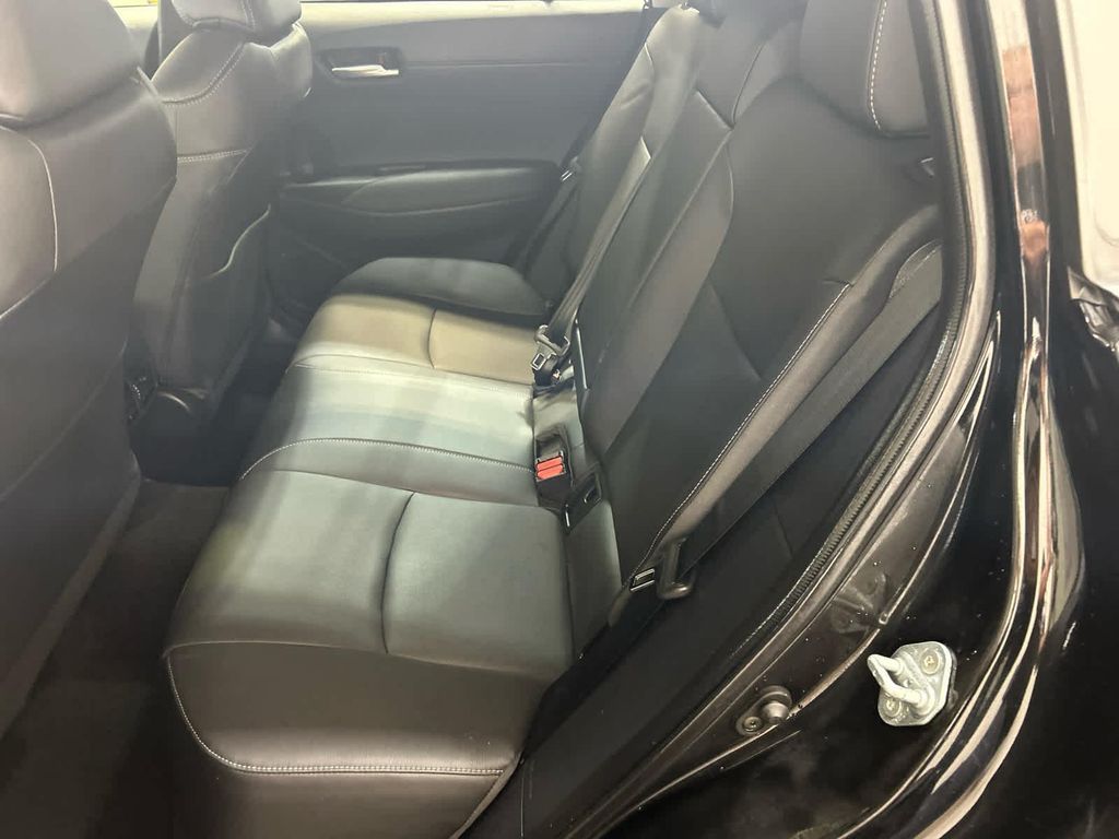 صورة 9 لـ 2023 Toyota COROLLA CROSS XLE