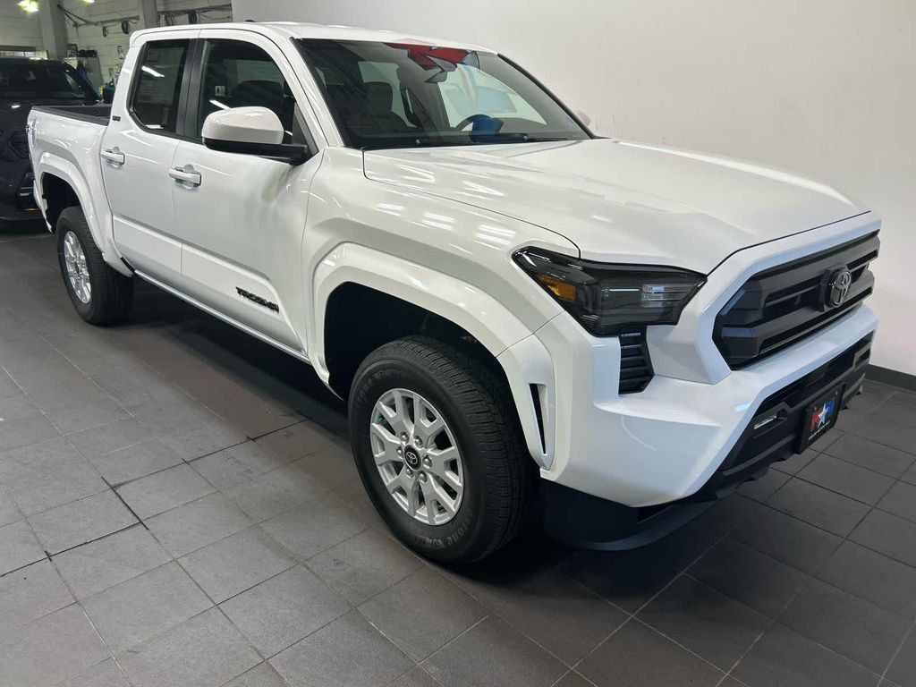 2026 Toyota TACOMA SR5 — фото 2