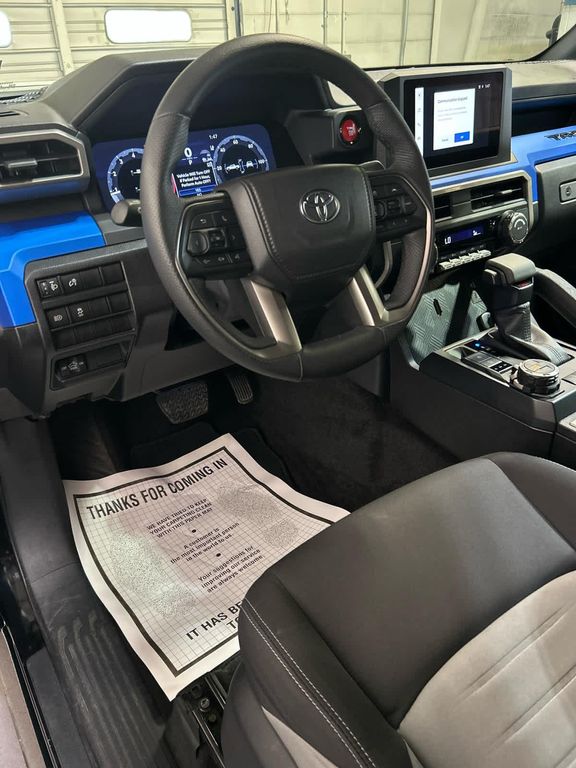 صورة 9 لـ 2025 Toyota TACOMA TRD OFF ROAD