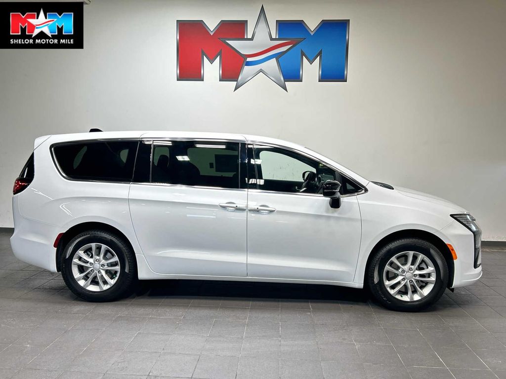 New 2027 Chrysler Pacifica L