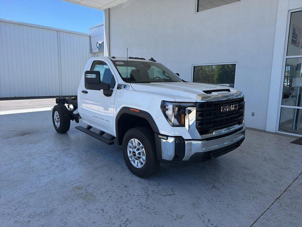 New 2025 GMC Sierra 2500 Pro