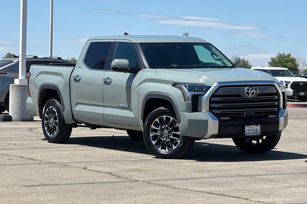 TOYOTA TUNDRA - 2